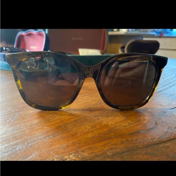 Havana Brown Gucci Glasses. - Picture 3 of 3